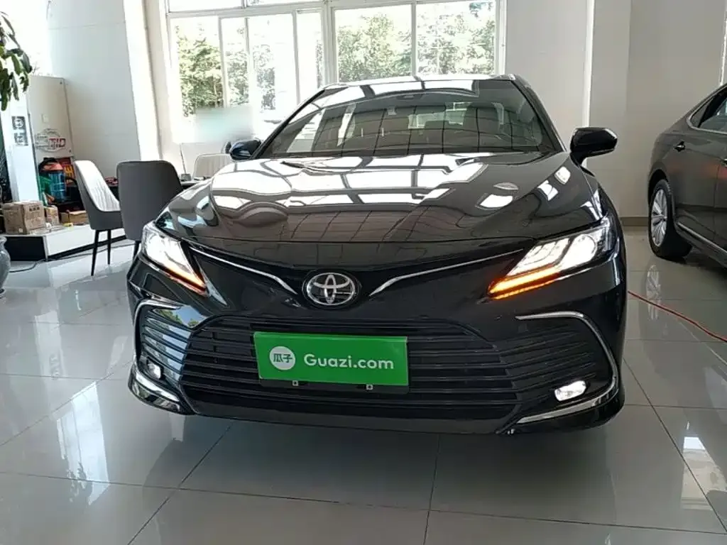 Toyota Camry — фото 6