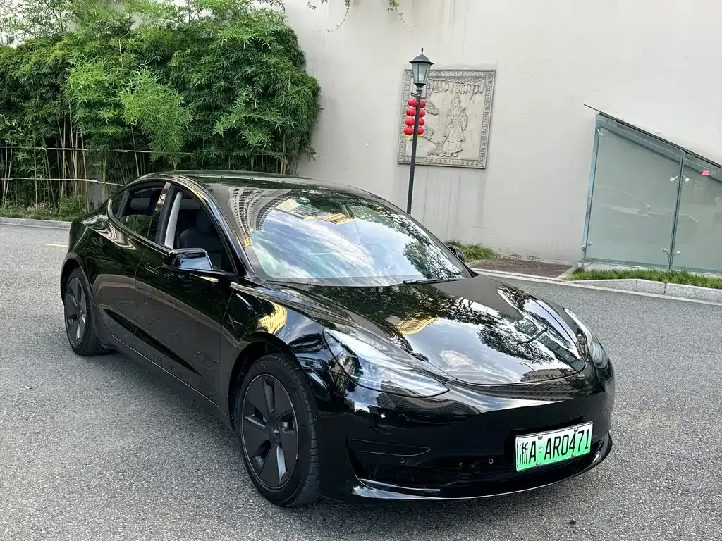 Tesla Model 3 — фото 9
