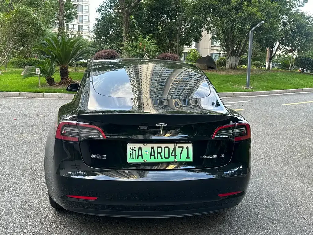 Tesla Model 3 — фото 7