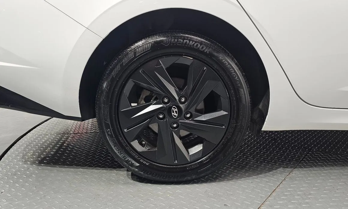 Hyundai AVANTE — фото 9