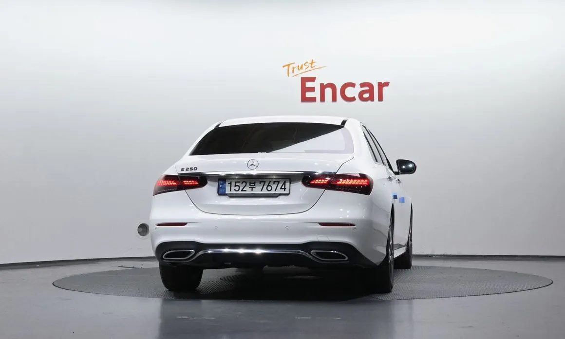 Mercedes-Benz E-Class 2023 из KR, фото 2