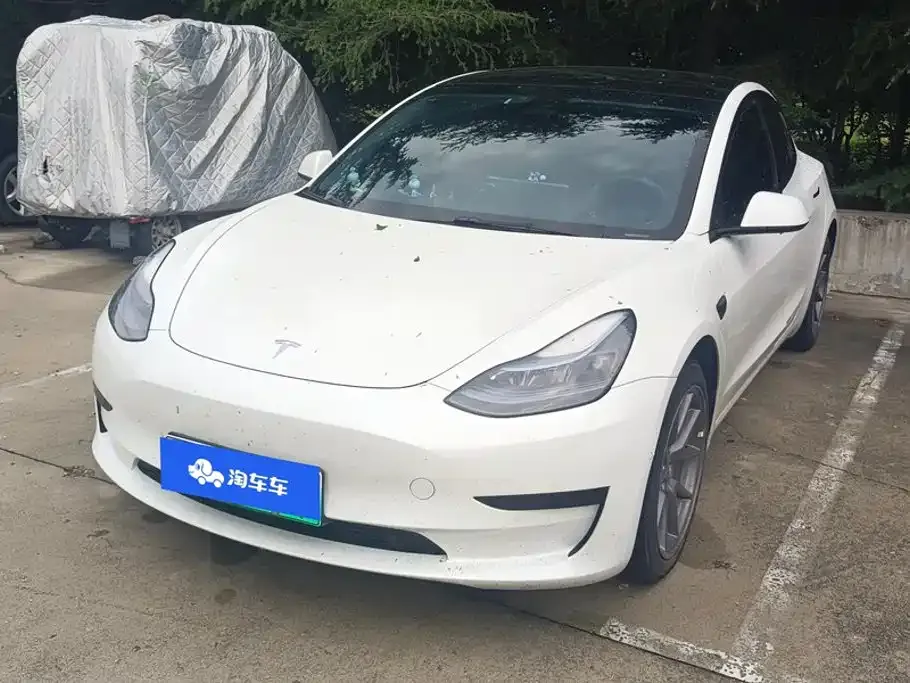 Tesla Model 3 — фото 1