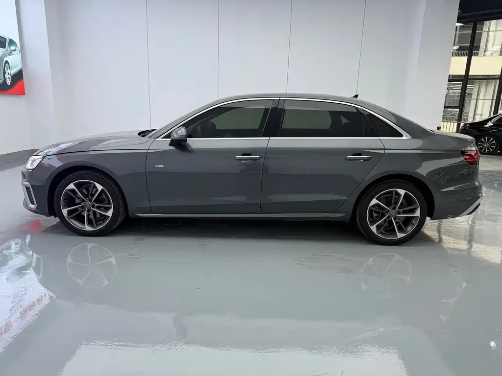 Audi A4L — фото 2