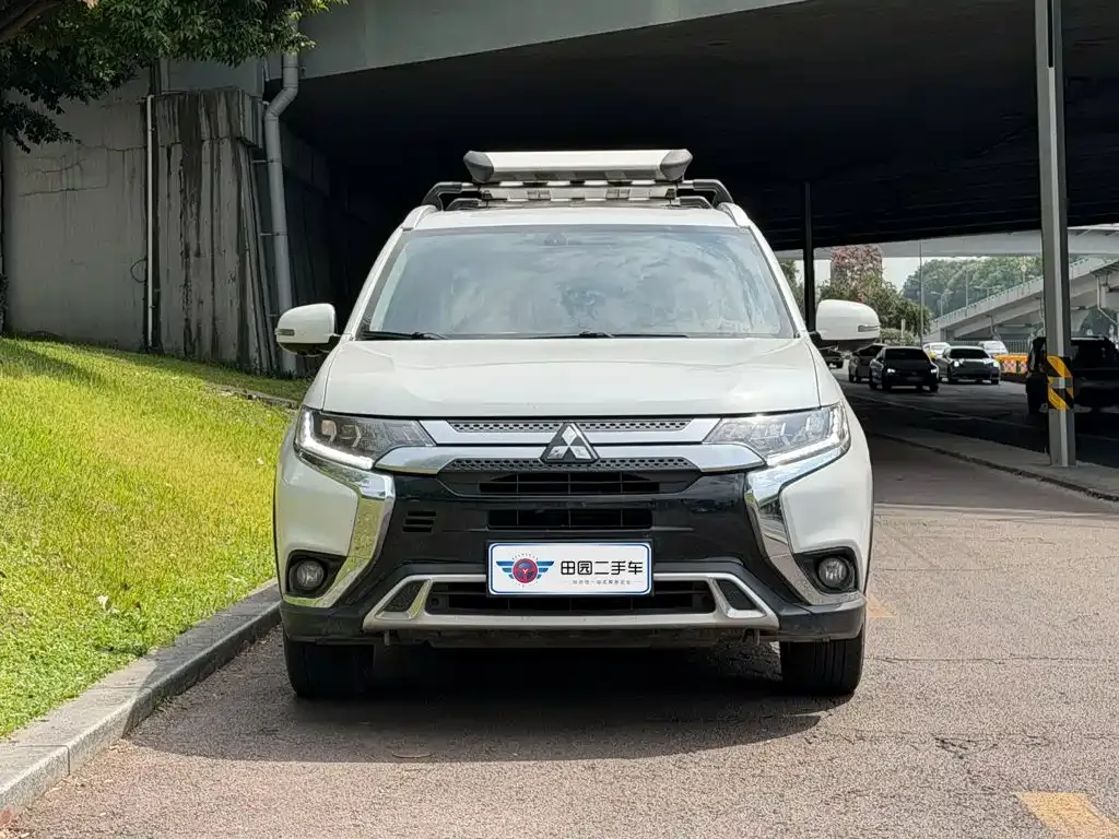 Mitsubishi Outlander — фото 6