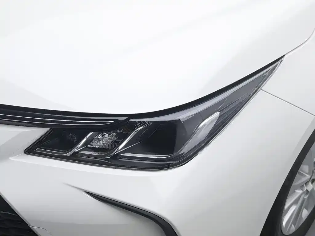 Toyota Corolla — фото 8