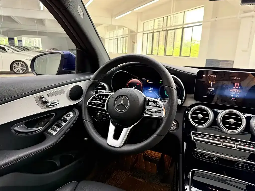 Mercedes-Benz GLC — фото 2