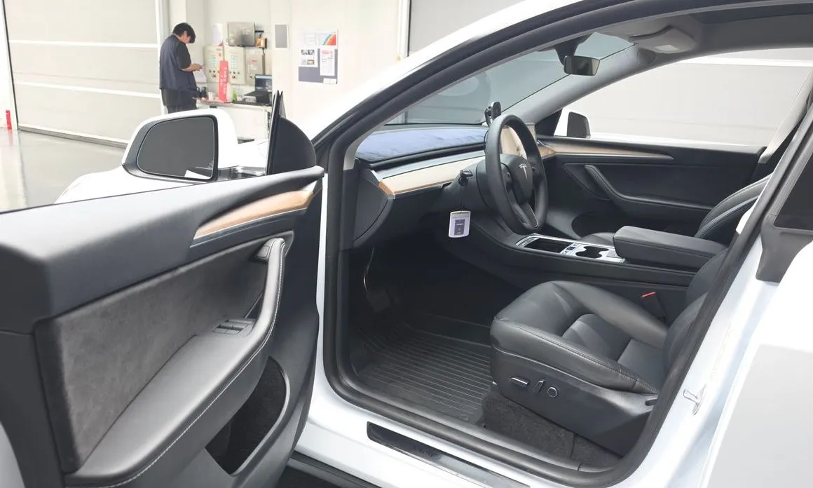 Tesla Model Y — фото 3