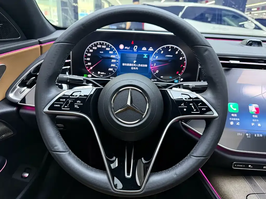Mercedes-Benz E-Class — фото 10