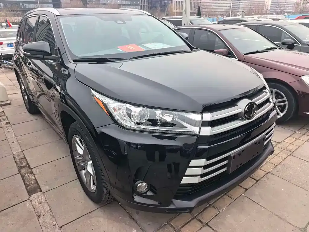 Toyota Highlander — фото 10