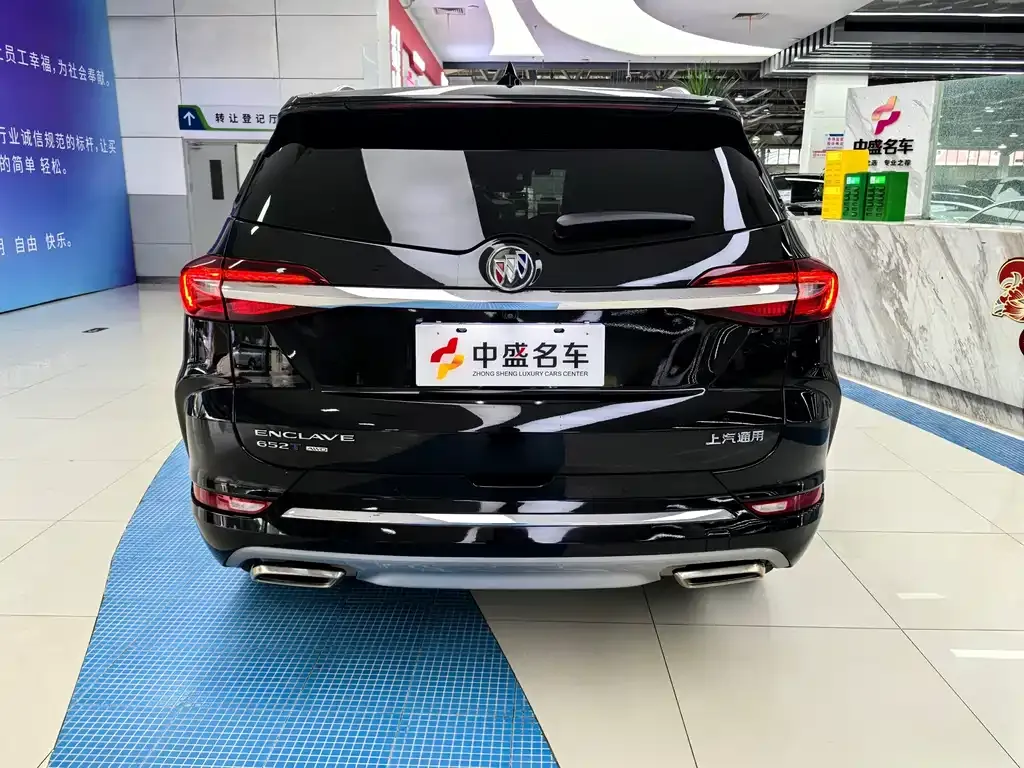 Buick Enclave — фото 10