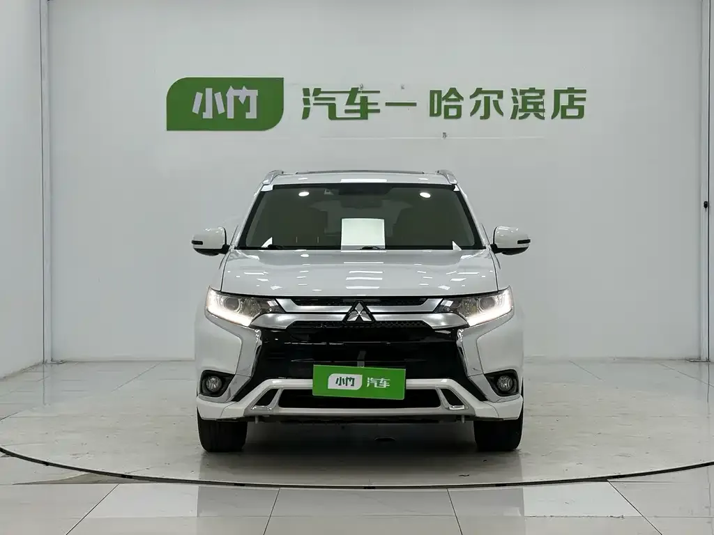 Mitsubishi Outlander — фото 3