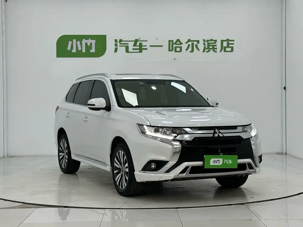 Mitsubishi Outlander — фото 2