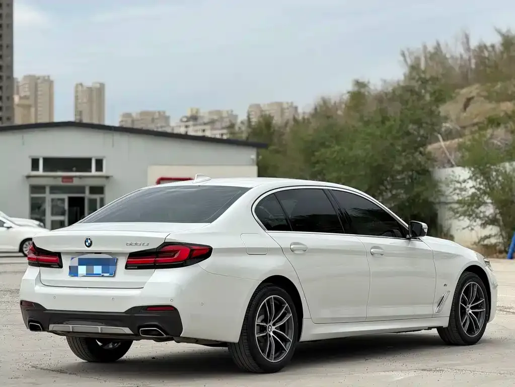 BMW 5 Series — фото 4