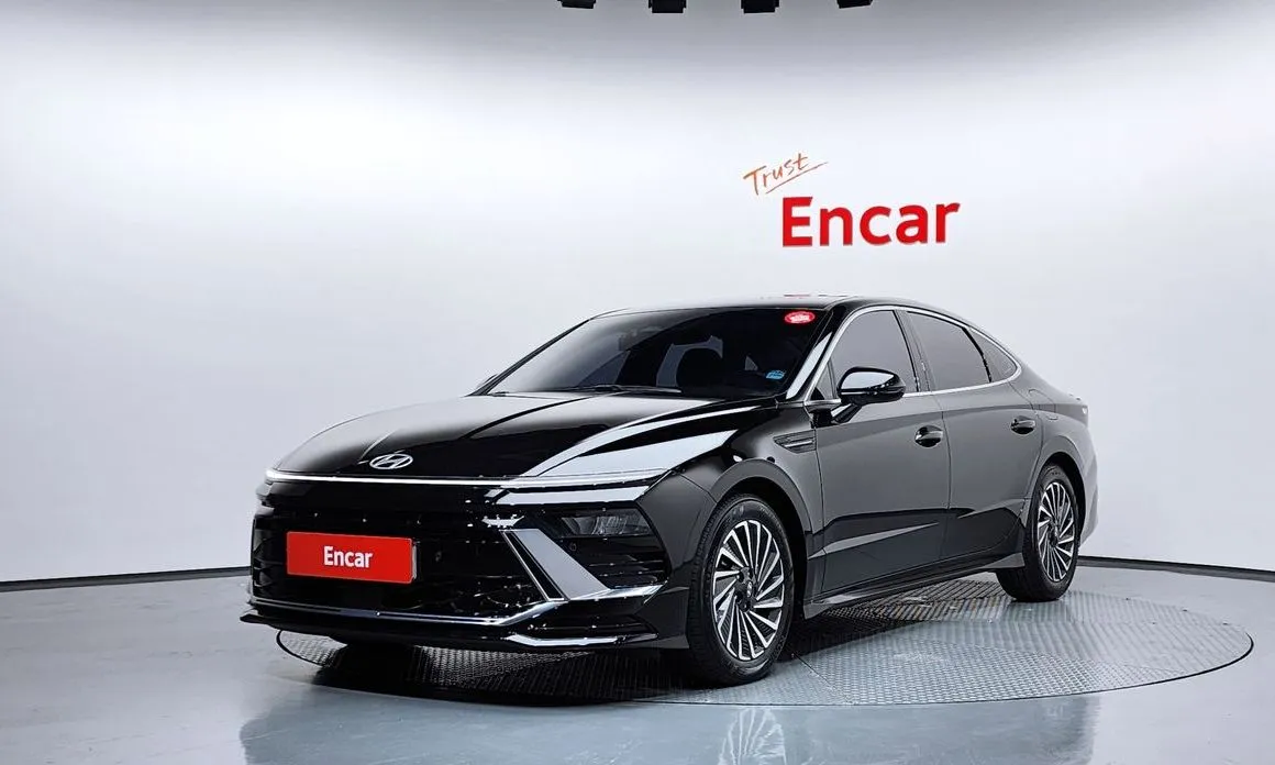 Hyundai Sonata Exclusive 1