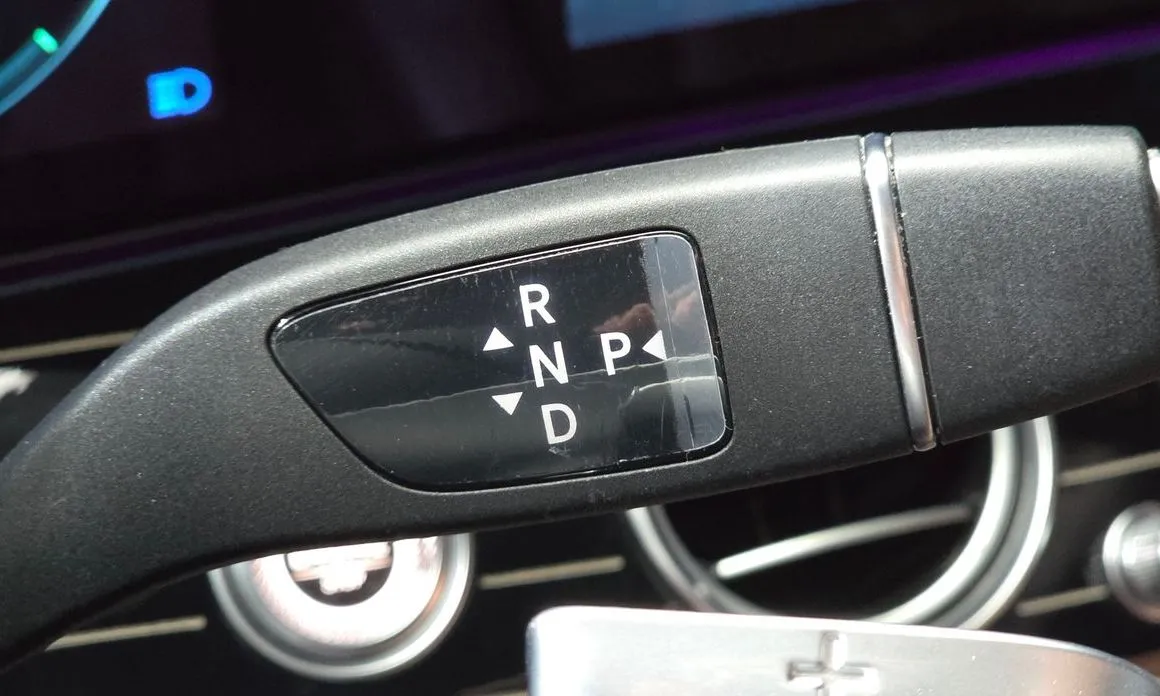 Mercedes-Benz E-Class 2021 из KR, фото 2