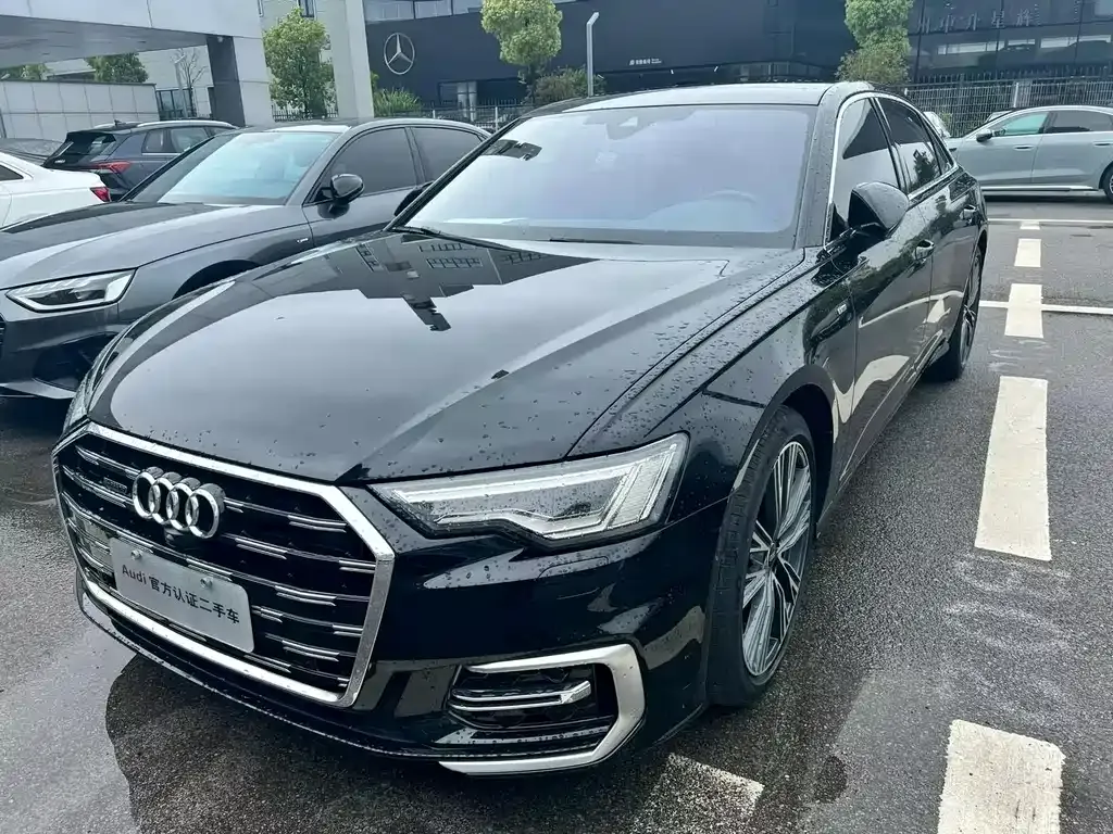 Audi A6L — фото 1