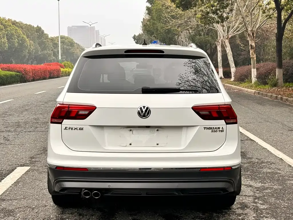 Volkswagen Tiguan L — фото 6
