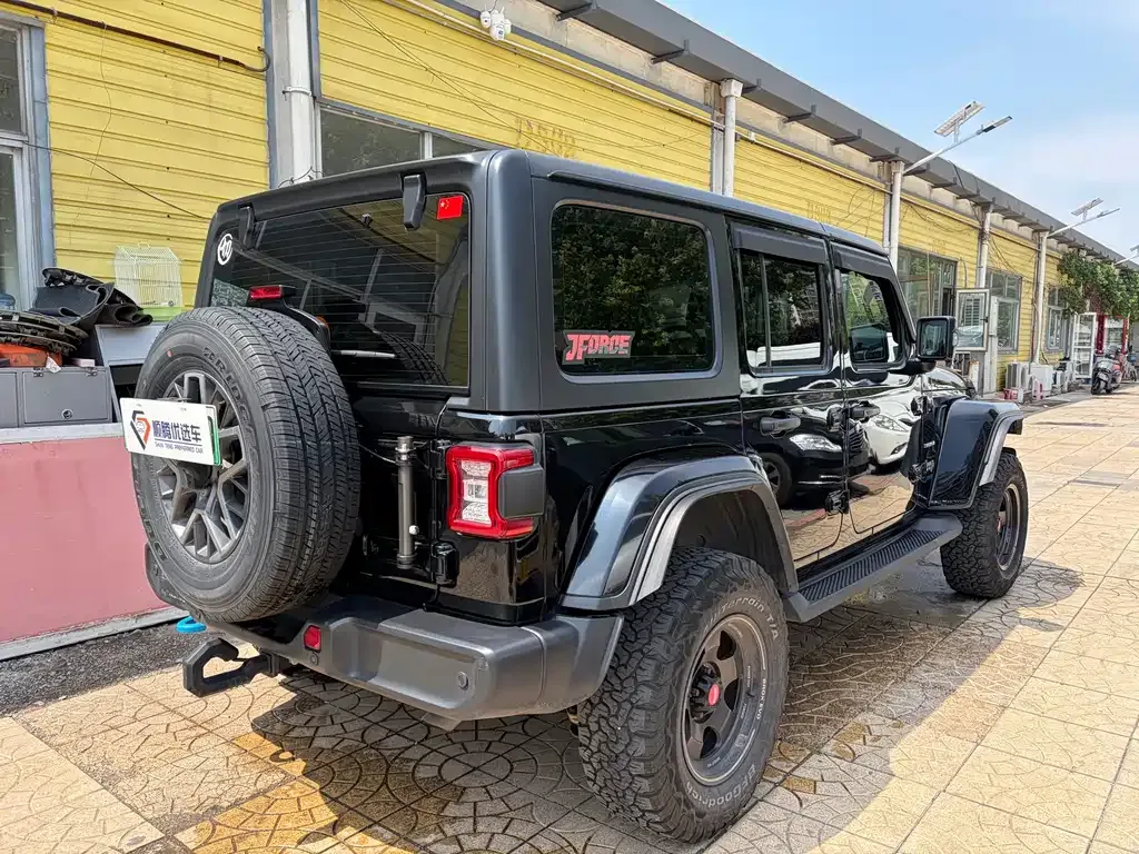 Jeep Wrangler PHEV 2022 из CN, фото 4