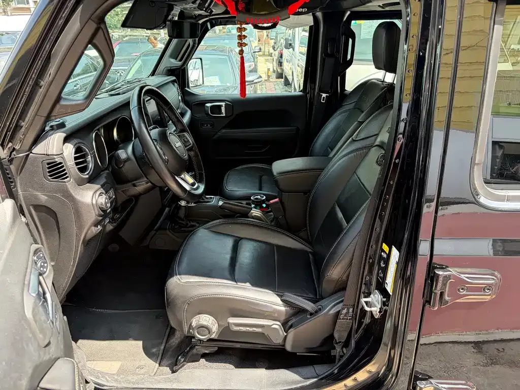 Jeep Wrangler PHEV 2022 из CN, фото 3