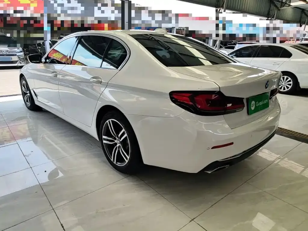 BMW 5 Series — фото 4