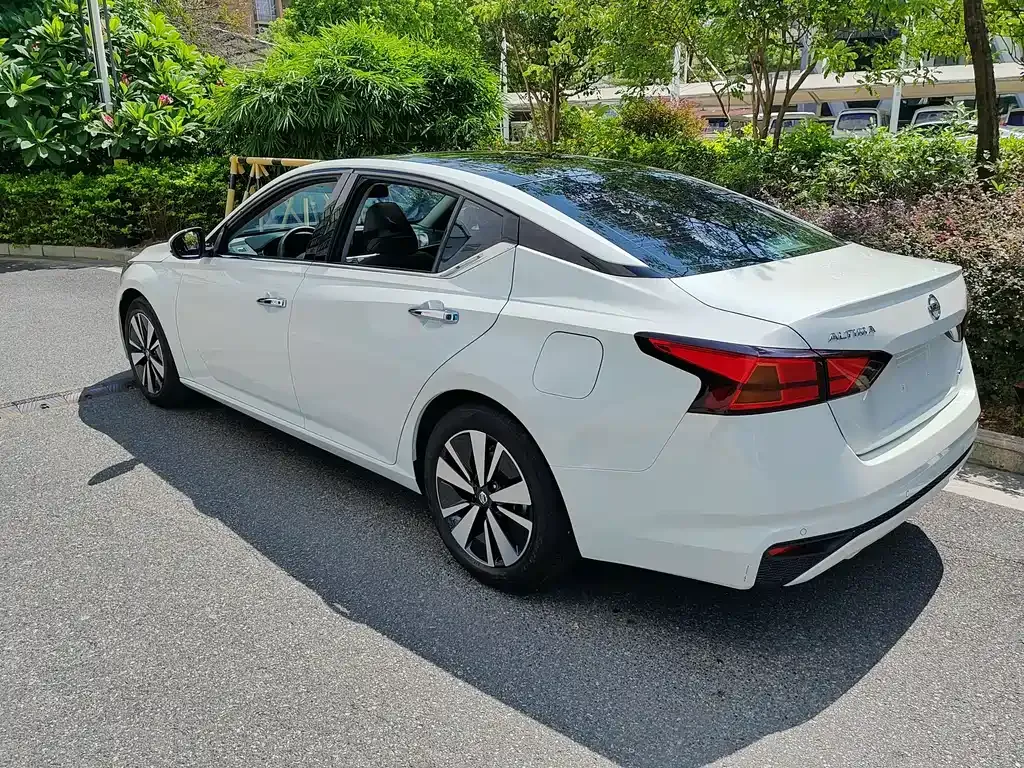 Nissan Teana — фото 9