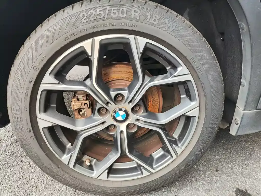BMW X1 — фото 10