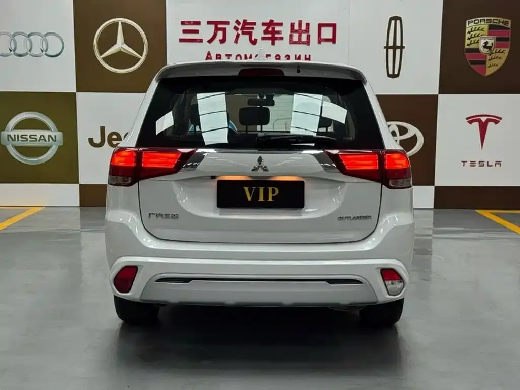 Mitsubishi Outlander — фото 2