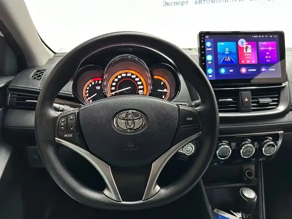 Toyota Yaris L — фото 9