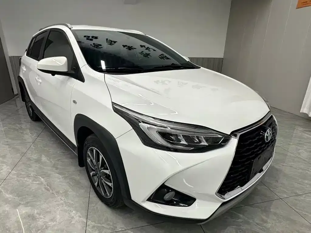 Toyota Yaris L — фото 8