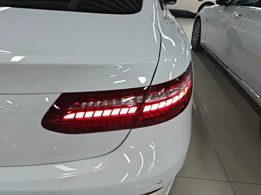 Mercedes-Benz E-Class (Import) — фото 3