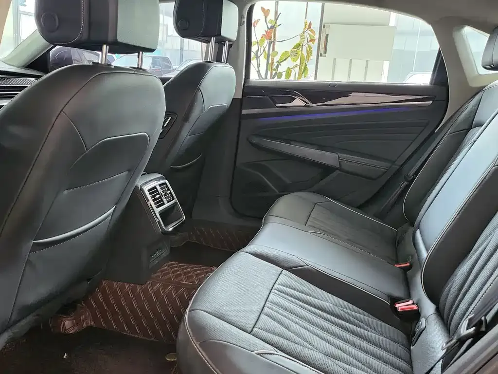 Volkswagen Passat — фото 5