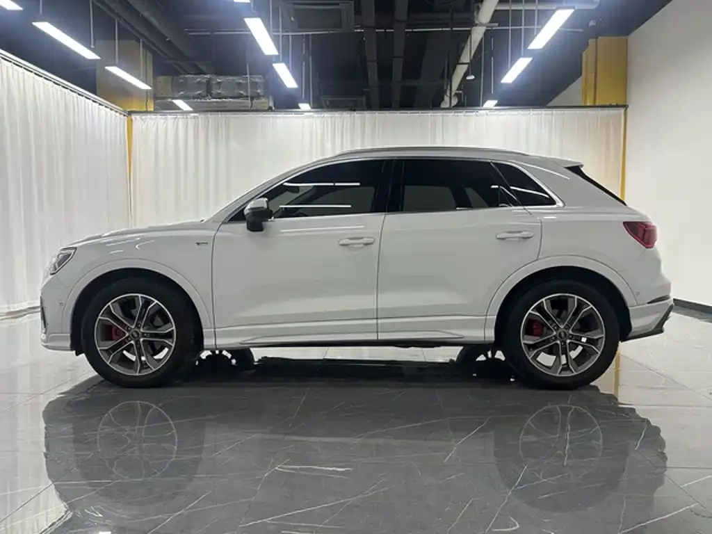 Audi Q3 — фото 8
