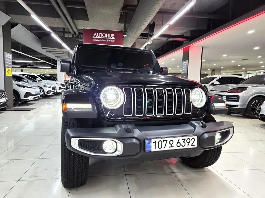 Jeep Wrangler — фото 1