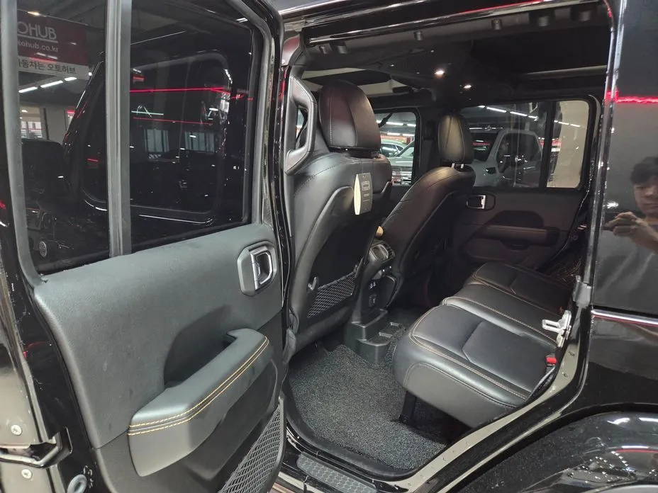 Jeep Wrangler — фото 2