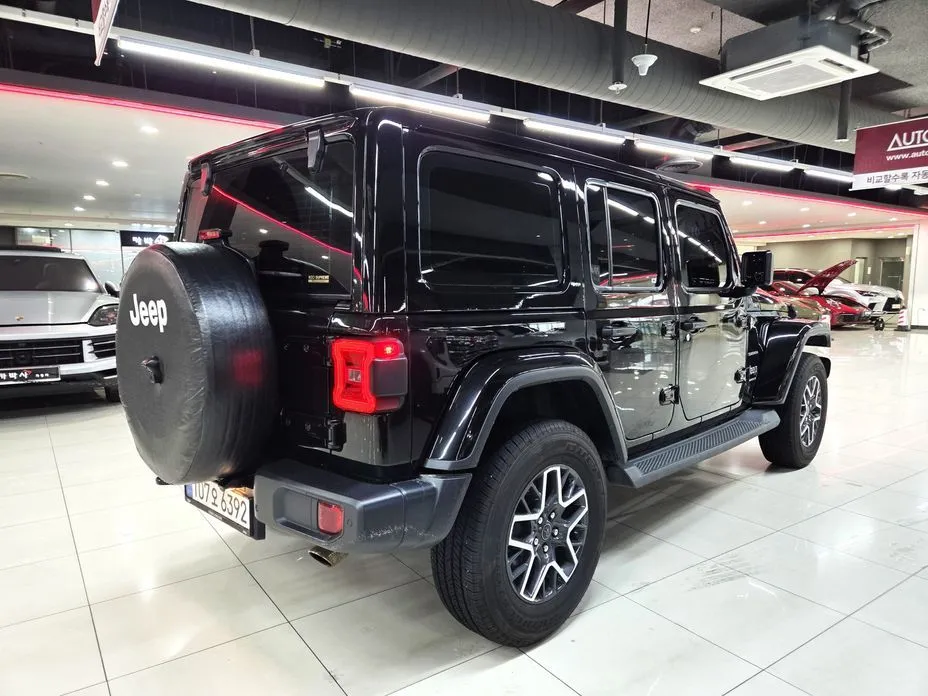 Jeep Wrangler — фото 3