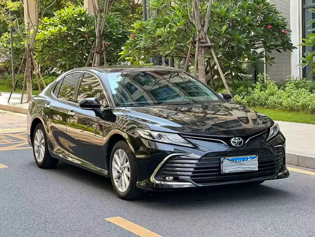 Toyota Camry — фото 8