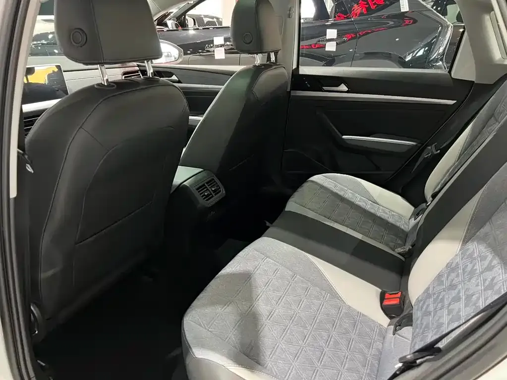 Volkswagen Lavida 2022 из CN, фото 8