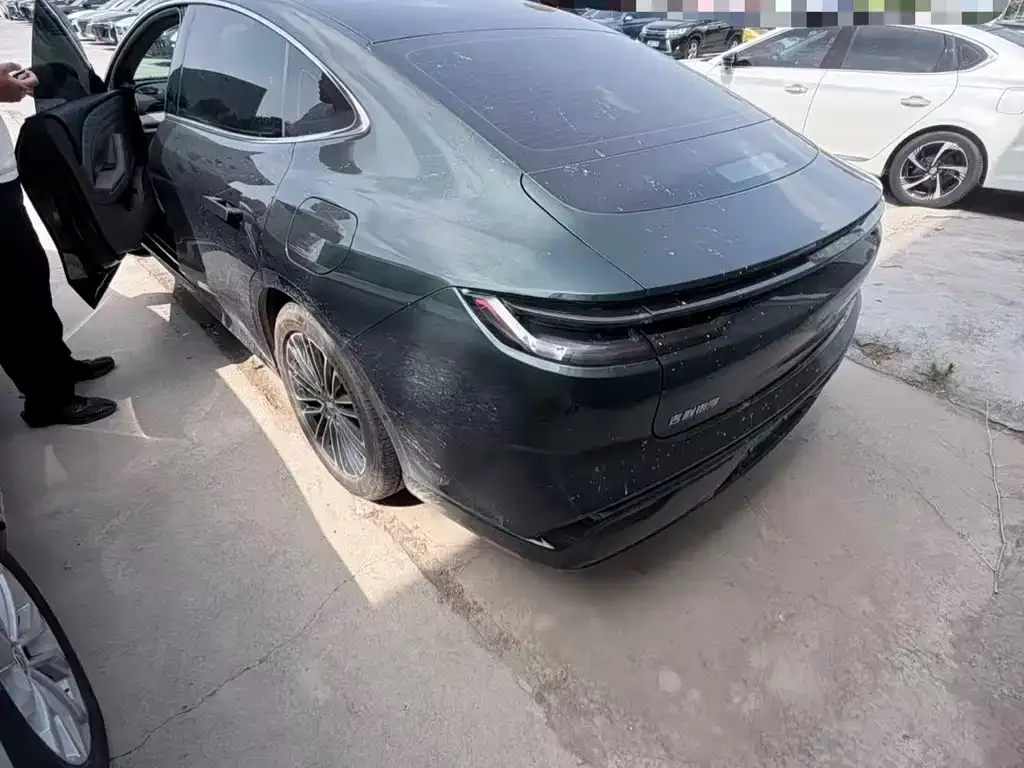 Geely Galaxy Xingyao 8 2025 из CN, фото 8