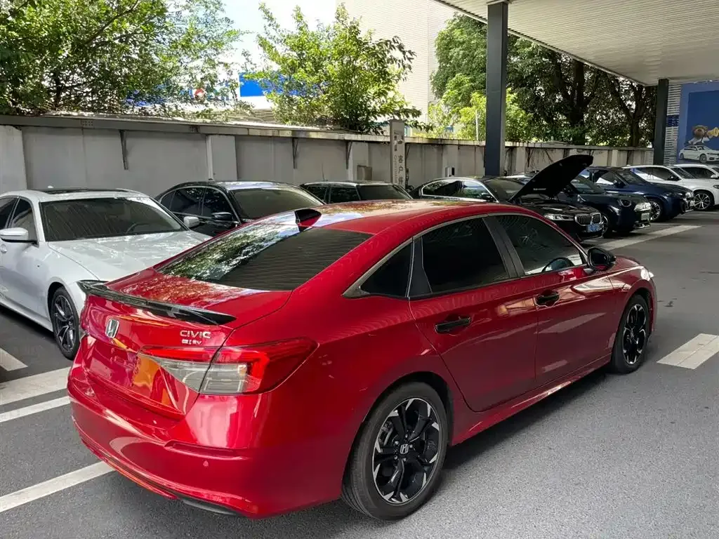 Honda Civic — фото 10