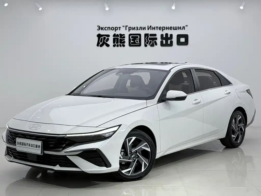 Hyundai Elantra — фото 1