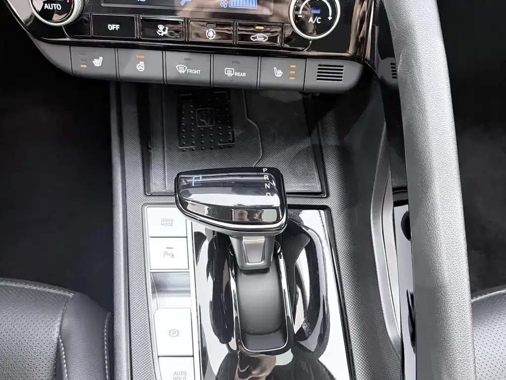 Hyundai Elantra — фото 10