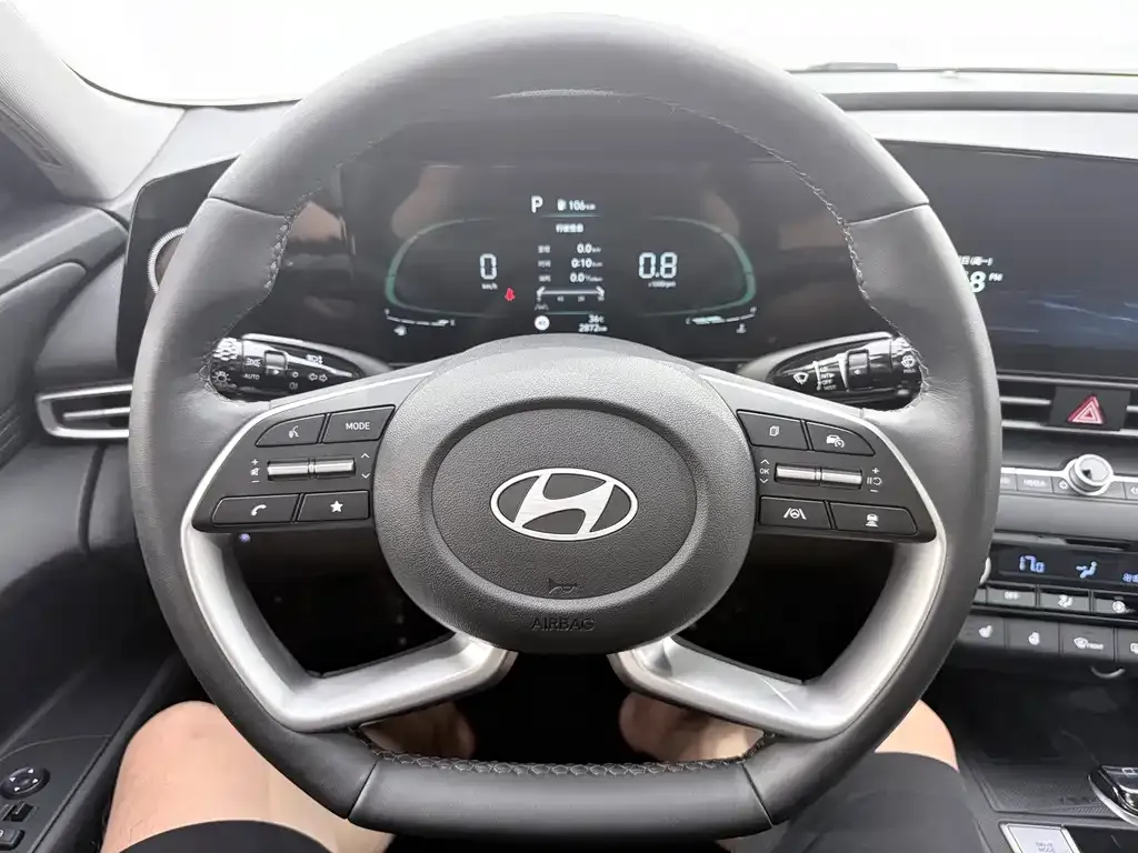 Hyundai Elantra — фото 5