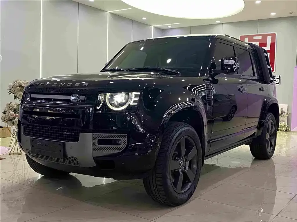 Land Rover Defender — фото 1