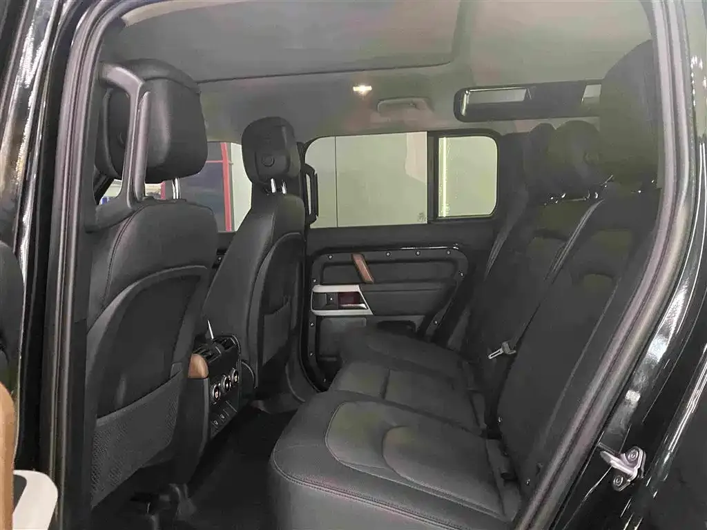 Land Rover Defender — фото 10