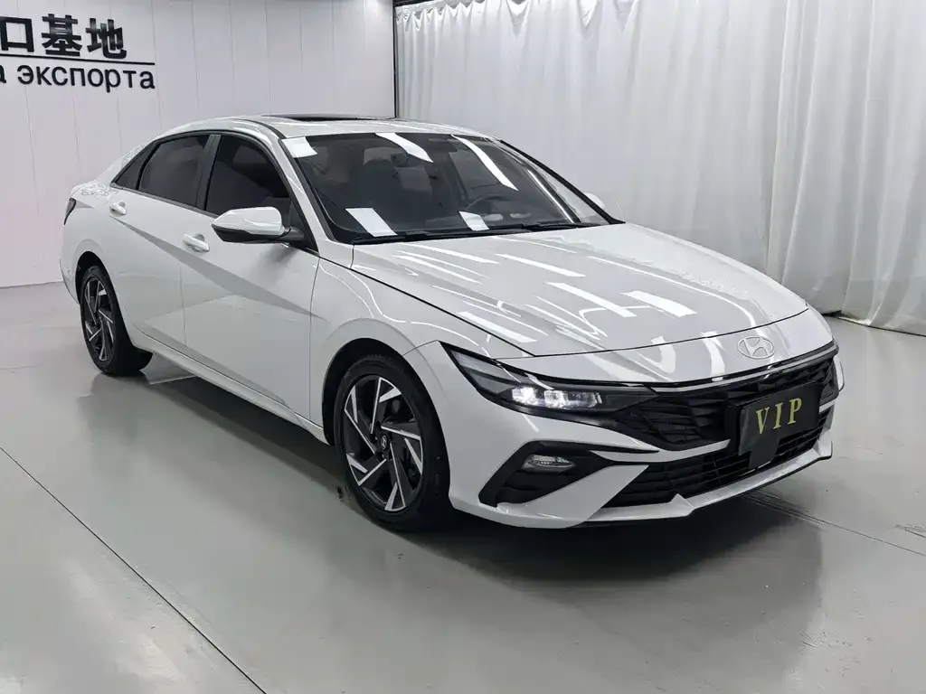 Hyundai Elantra — фото 5