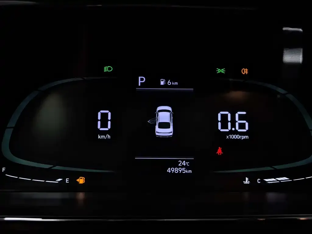 Hyundai Elantra — фото 10