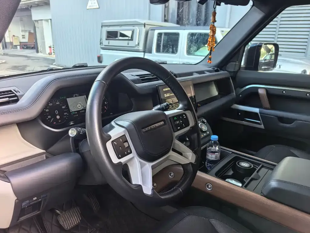 Land Rover Defender — фото 8