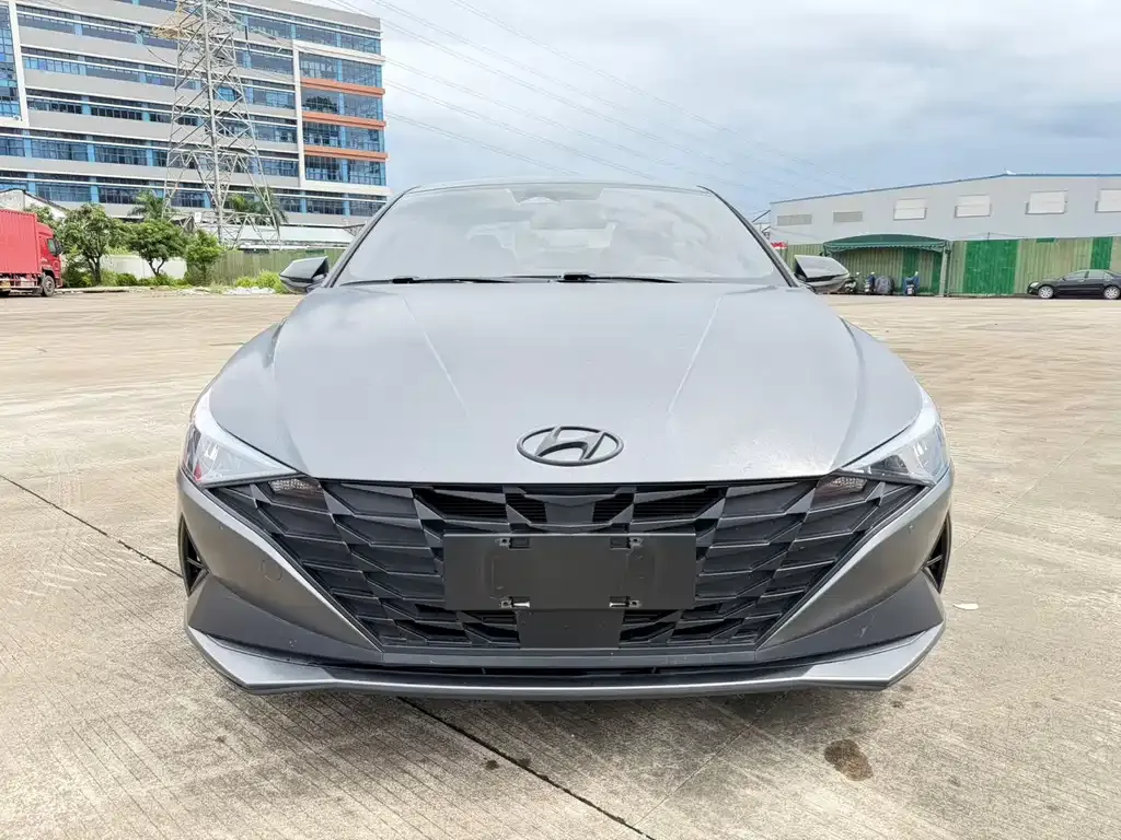 Hyundai Elantra — фото 5