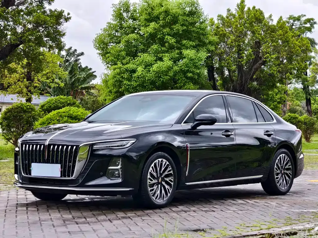 Hongqi H5 — фото 1