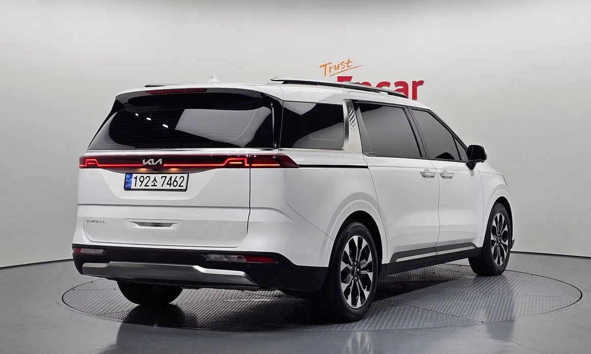 Kia Carnival — фото 5